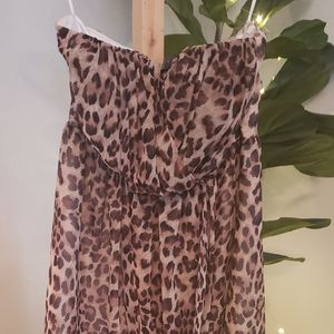 Super cute leopard print mini dress with side zip